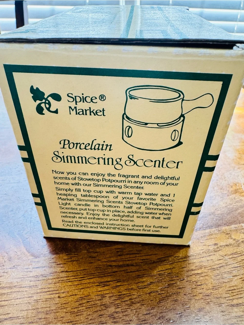 Porcelain Simmering Scenter Simmer Pot w Tealight Warming Candle